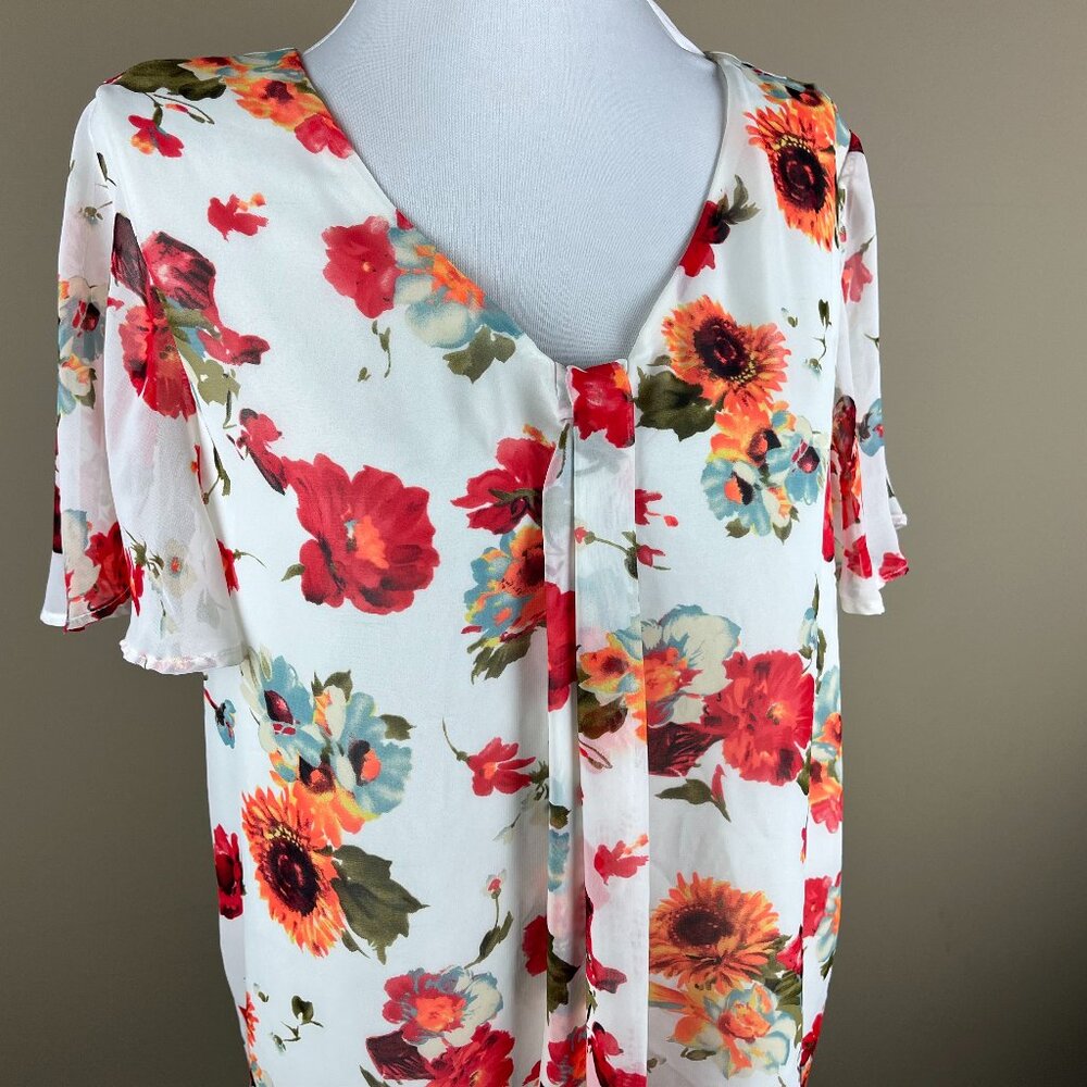 Pleione Short Sleeve Blouse Size M Cream Orange, Floral Print, V-neck